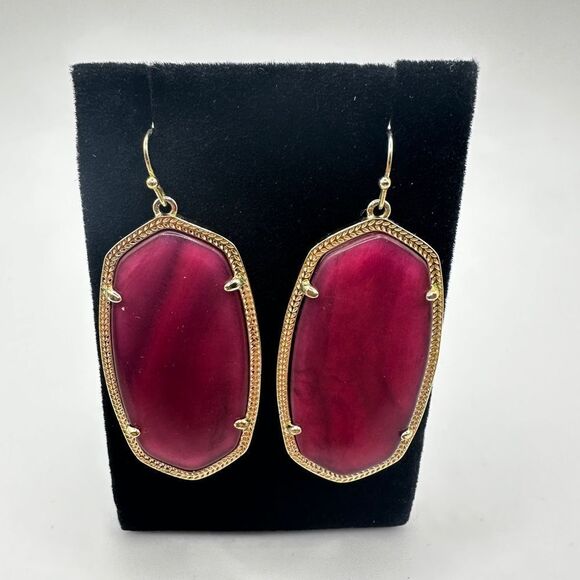 Retired RARE Kendra Scott "Pink Agate" Danielle dangle earrings in gold tone! - Picture 10 of 11